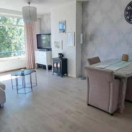 Appartement Risties Home, Dichtbij Stad, Stand& Natuur