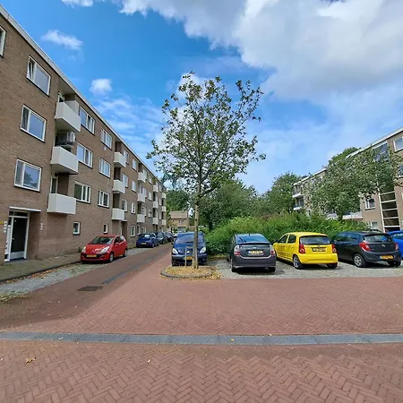 Risties Home, Dichtbij Stad, Stand& Natuur Apartmán