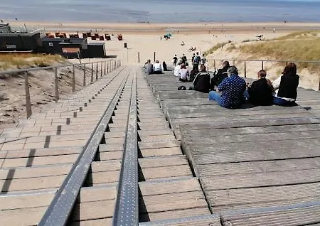 Risties Home, Dichtbij Stad, Stand& Natuur